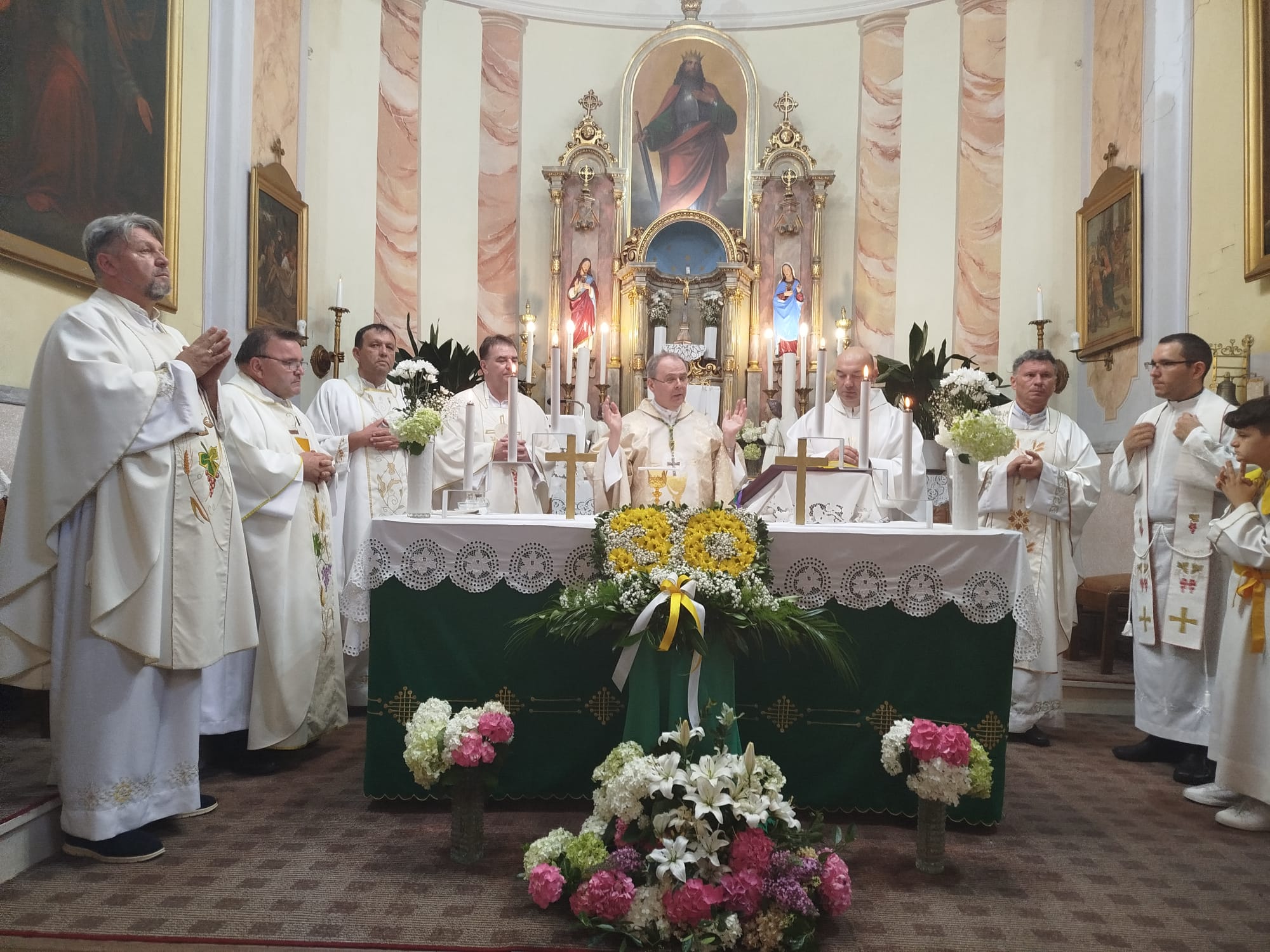 ​Biskup Radoš predslavio misu u Ferdinandovcu prigodom 30 godina svećeništva ređenika 1995. godine